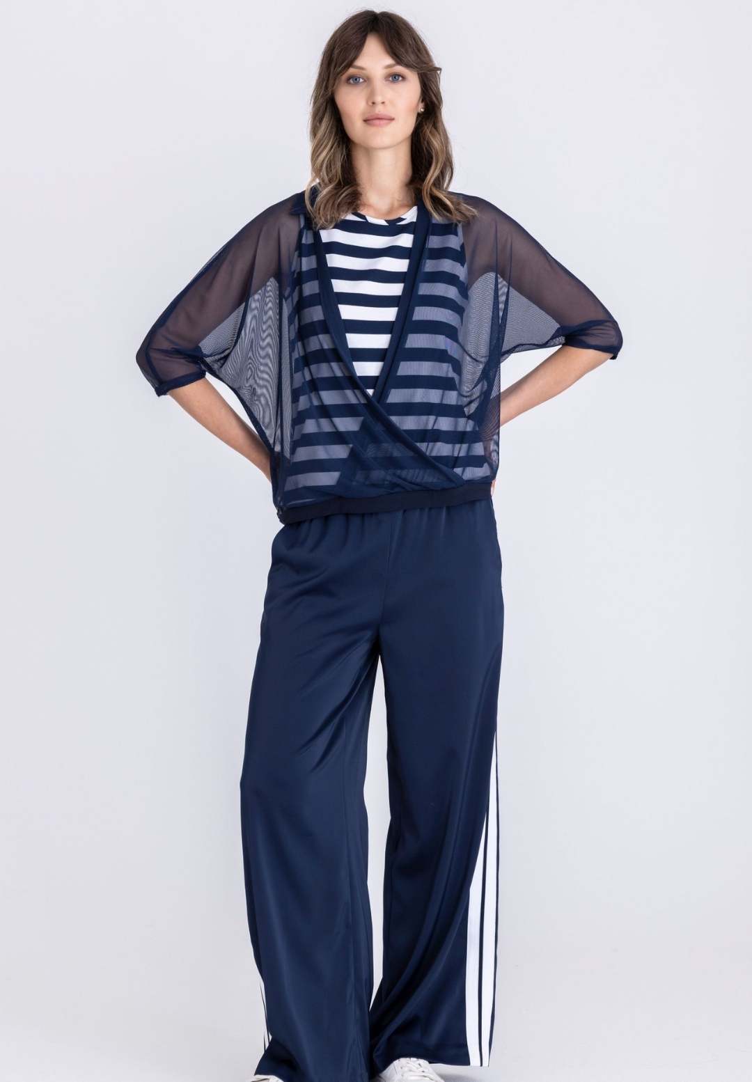Bluse, Hosen, Formelle Kleidung, Anzug, Person